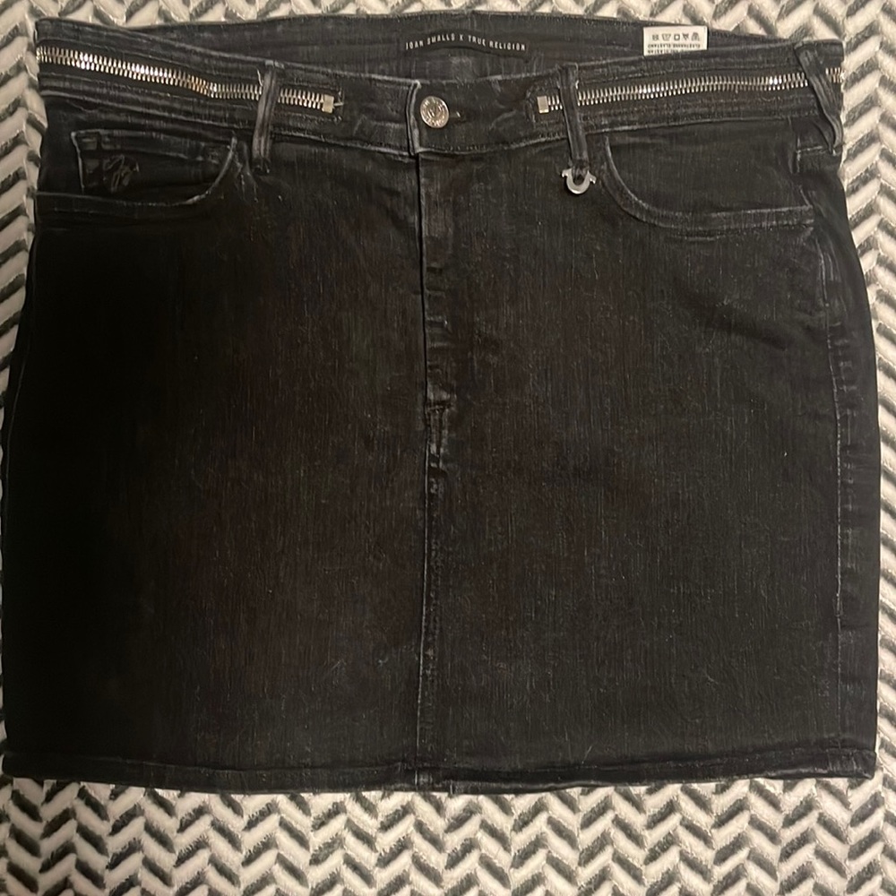 True religion Joan smalls X size 30 waist black wash skirt